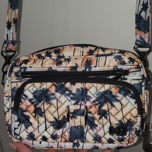 Never used Lug Carousel Convertable